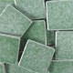 Emaux de Briare couleur IVRAIE vert tendre brillants pour mosaïque 2,5 × 2,5 cm vendus par 100 g vue de face
