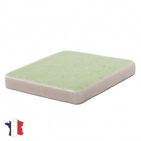 Emaux de Briare couleur BAHIA vert amande brillants pour mosaïque 2,5 × 2,5 cm vue de profil