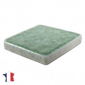 Emaux de Briare couleur IVRAIE vert tendre brillants pour mosaïque 2,5 × 2,5 cm vue de profil