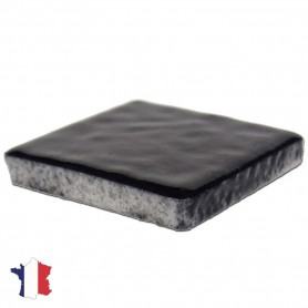 Emaux de Briare couleur PRUNELLE noir brillants pour mosaïque 2,5 × 2,5 cm vue de profil